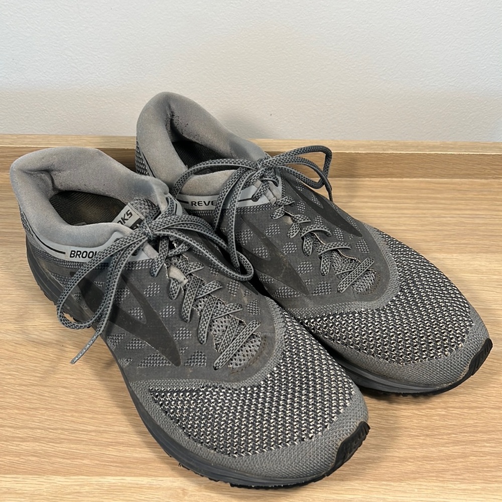 Worn Brooks Revel Running Shoes Sneakers size 11.5 no box Imperfections